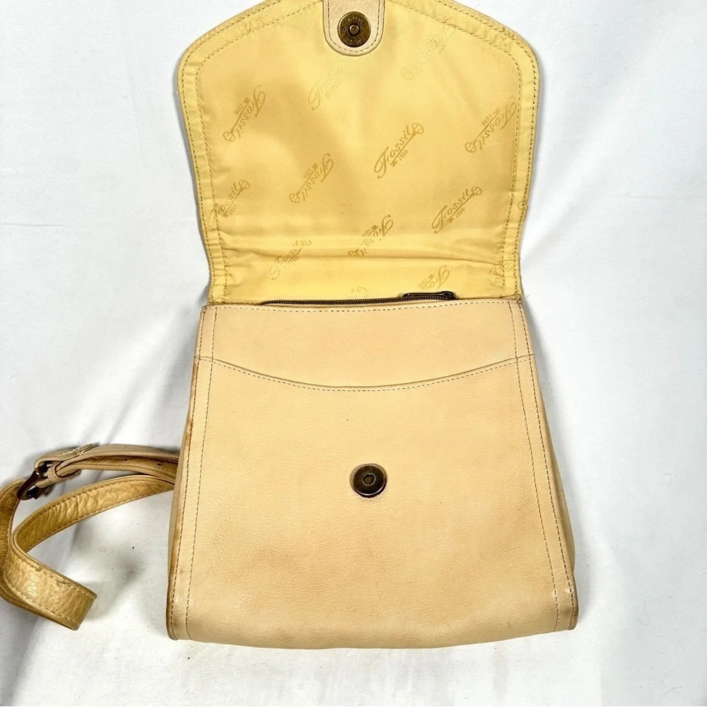 Fossil Leather Crossbody Bag The New American Classic 1954 Key Beige white cream